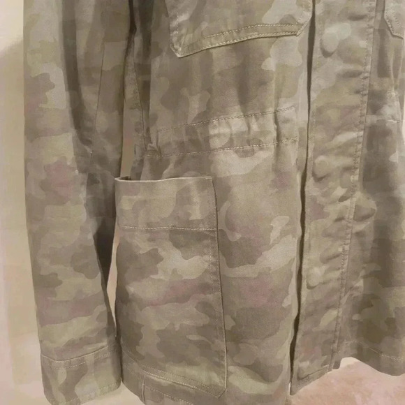Caslon Camouflage Utility Jacket Snap Closure Size SMALL Pockets Cinch Waist. - Picture 3 of 12